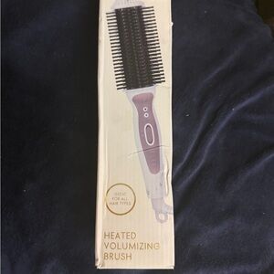 Elle heated, volumizing brush, new in box